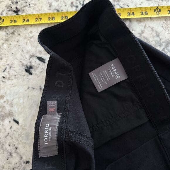 Torrid Black Comfort Flex Waistband Slim Taper Stretch Twill High-Rise Pant 20R - Picture 12 of 15